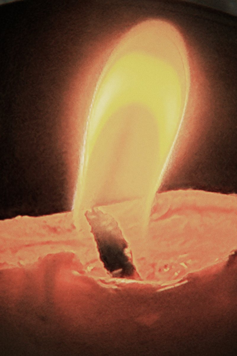 Registro próximo de uma chama de vela.
